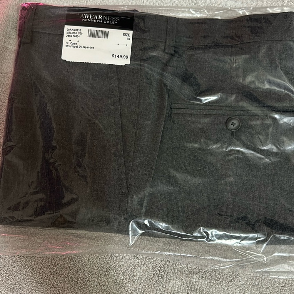 Awearness Kenneth Cole Dress Pants
Size 36
